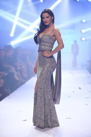 Diana Penty  walks the ramp at Lakme Fashion Week  