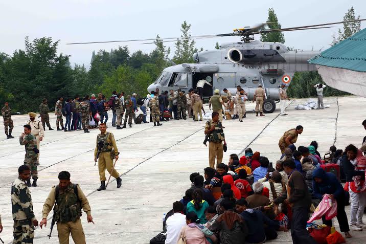 ARMY AND  INDIAN AIR FORCE(IAF) TEAMS IN ACTION DURING RELIEF