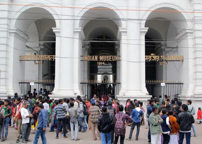 Kolkata hits outdoor to celebrate new year 