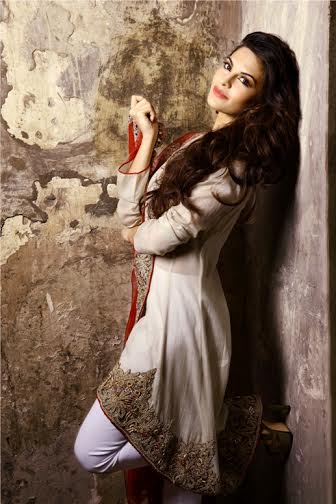 Jacqueline Fernandez heads to Vietnam with family