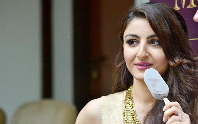 Kunal, Soha Ali Khan indulge in Belgian chocolate