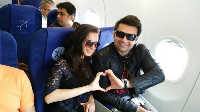 'Ishqedarriyaan' actors Mahaakshay, Evelyn have a blast duringRaipur promotions