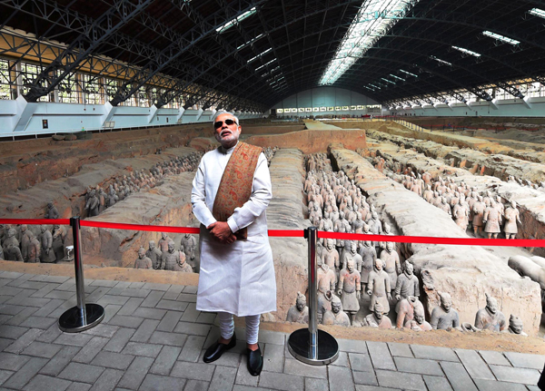 Modi visits museum, temple in Xi'an on arrival in China