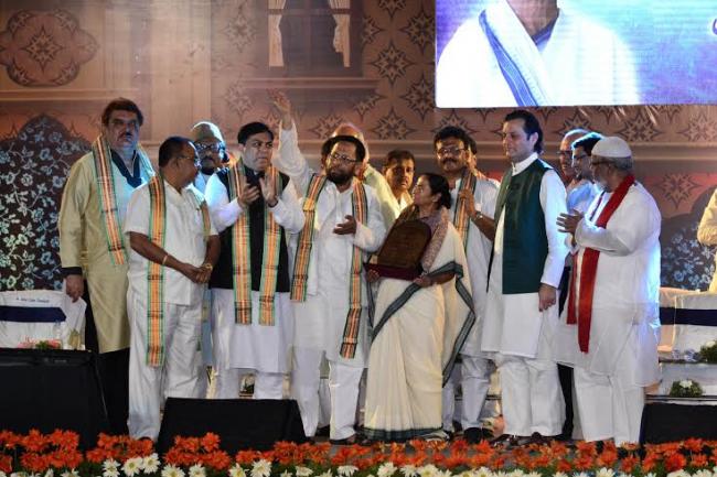 Mamata Banerjee opens Jashn-E-Iqbal, honours Iqbal 