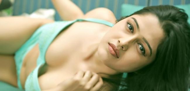 FFACE Calendar contestants sizzles in swim-wear photo shoot