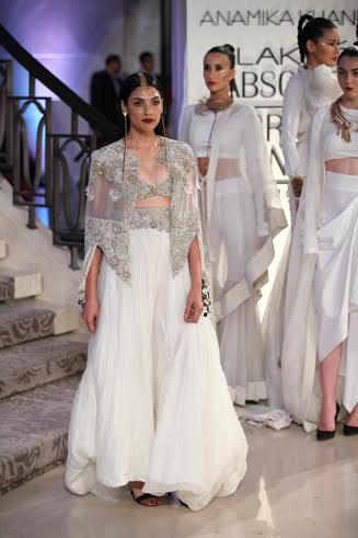 Anamika Khanna's collection showcased in LFW 