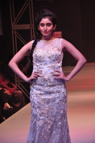 Sanjana Jon's collection sizzles ramp at Kingfisher Ultra Bengal Fashion Week