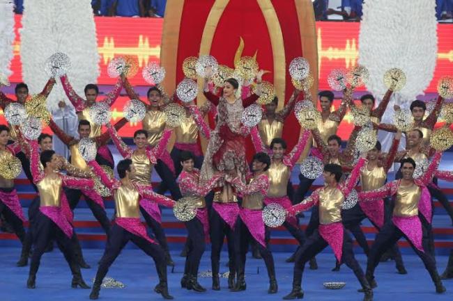 ISL fever grips India, stars dazzle at opening ceremony