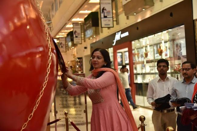 DLF Place celebrated its 7th anniversary with â€œSpread the Warmthâ€ campaign