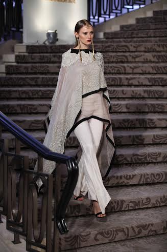 Anamika Khanna's collection showcased in LFW 