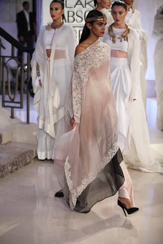 Anamika Khanna's collection showcased in LFW 