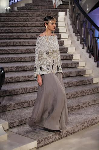 Anamika Khanna's collection showcased in LFW 