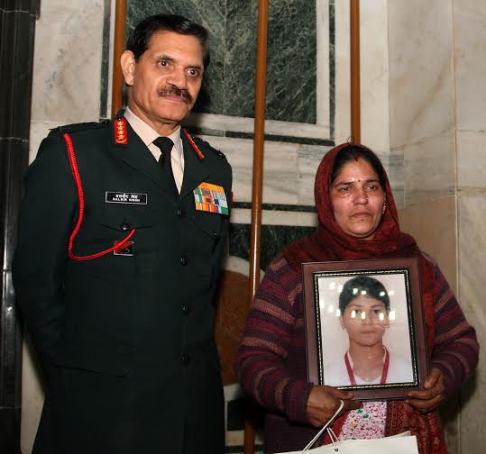 COAS felicitates national bravery awardees
