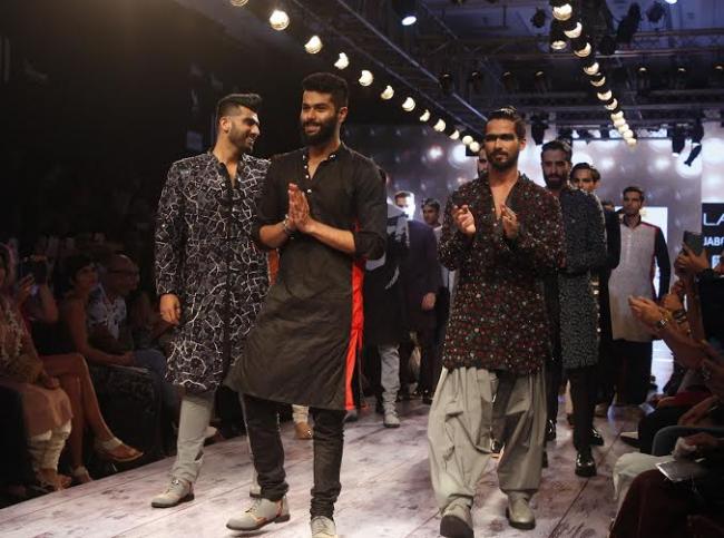 Shahid, Arjun walk LFW ramp for Kunal Rawal