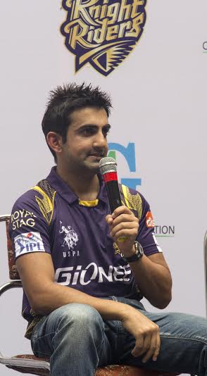 Gautam, KKR team members activate "KKR ka Control Room-College"