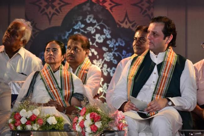 Mamata Banerjee opens Jashn-E-Iqbal, honours Iqbal 