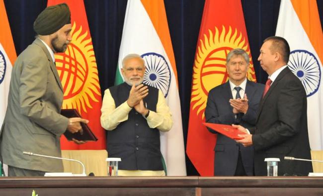 Narendra Modi delivering his statement to the media at Joint Press Briefing with the President of Kyrgyz Republic, Mr. Almazbek Atambayev