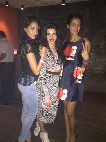 Scarlett Wilson spotted with her 'Baahubali' girlfriends at Nitin Mirani's show