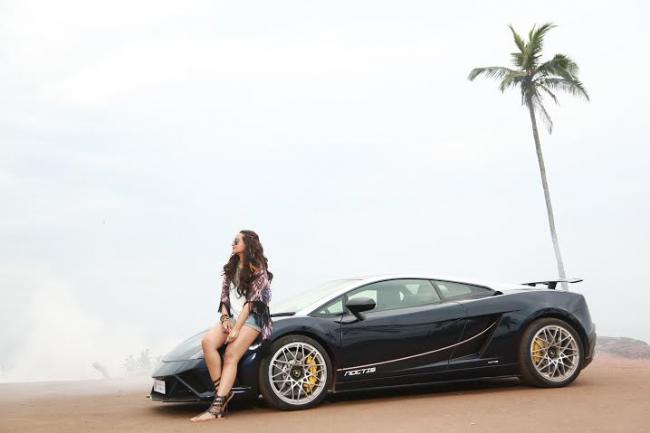 Sonakshi Sinha grooves to beats of her maiden single, 'Aaj Mood Ishqholic Hai'