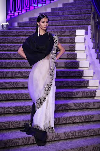 Anamika Khanna's collection showcased in LFW 