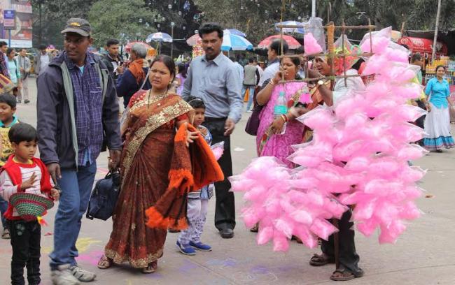 Kolkata hits outdoor to celebrate new year 