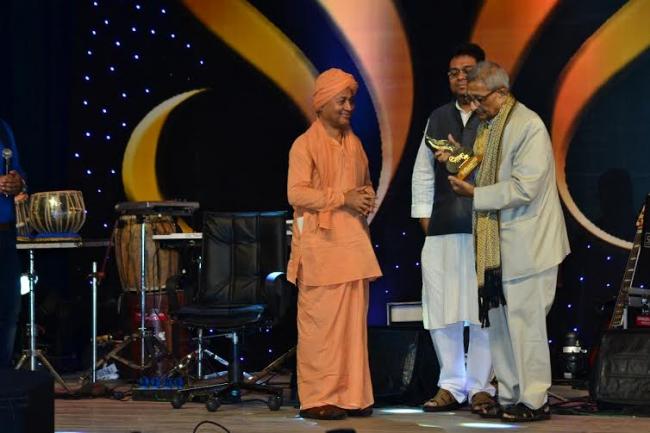 Suthol Pathikrit Samman 2015 hosted in Kolkata