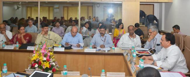 Nitin Gadkari addressing at the inauguration of the Bio-diesel Dispensing Unit, at Haldia Dock Complex