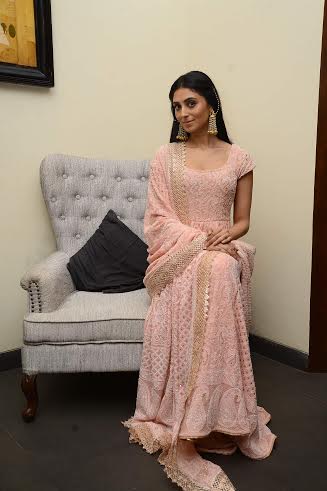 Muzaffar Ali hosts Iftar, Jaanisaar cast attends