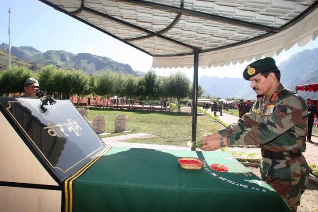 Dalbir Singh Suhag visits Kargil War Memorial