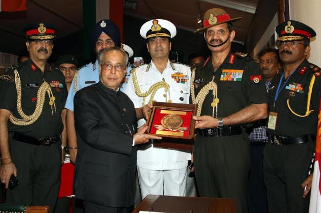 President Pranab Mukherjee visits Golden Jubilee commemorative exhibition of 1965 Indo-Pak War 