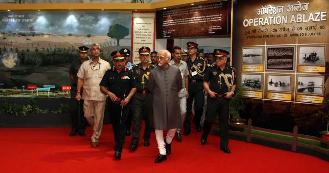 Hamid Ansari visits  Golden Jubilee Exhibition at India Gate Lawns