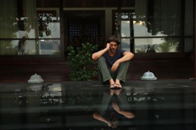 Arjun Rampal dons director's hat in Roy in style