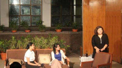 American Centre Kolkata hosts 'Fefu and Her Friends'