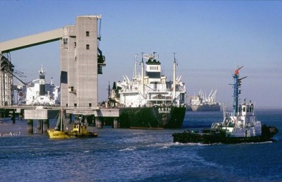 Celebrating vital role of seafarers, UN officials encourage young people to consider life of 'real adventure'