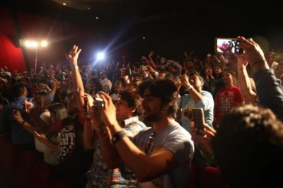 Salman invites fans to watch the trailer of 'Prem Ratan Dhan Payo'