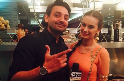 Actors Mahaakshay and Evelyn seek blessings at the Golden Temple