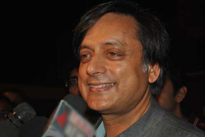 Tharoor avoids questions on Sunanda Pushkar case