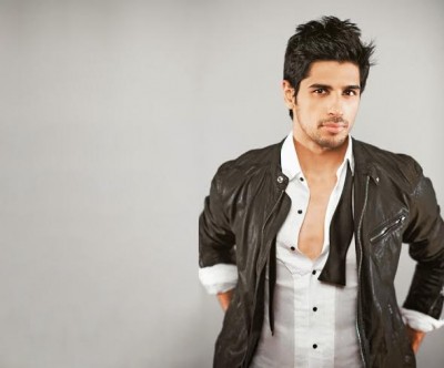 Sidharth Malhotra turns poker boy