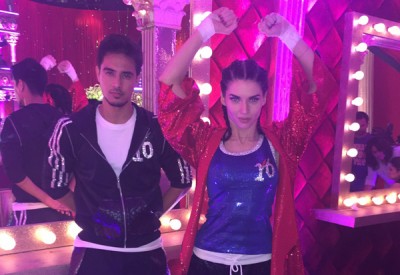 Scarlett Wilson impresses Karan Johar, Saif Ali Khan and Katrina Kaif