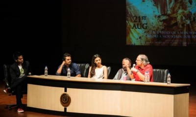 IIM Calcutta welcomes 'Manjhi' director, cast to their campus