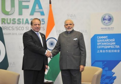 Congress attacks PM Modi for accepting Pak visit offer