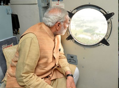 Modi visits rain-hit Chennai, announces Rs.1,000 cr for Tamil Nadu flood relief