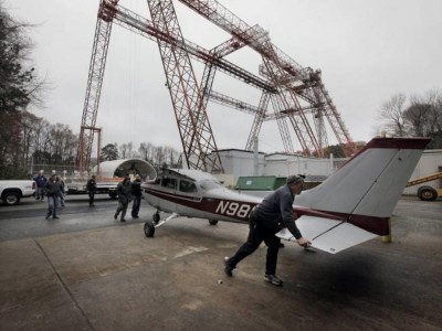 NASA to test emergency locator transmitters by crashing airplane