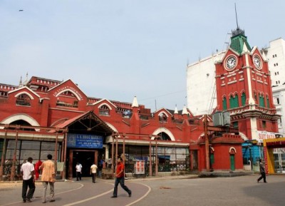 Kolkata: Major fire breaks out at New Market