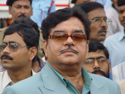 BJP leader Shatrughan Sinha meets Nitish Kumar, calls him 'guardian of Bihar'