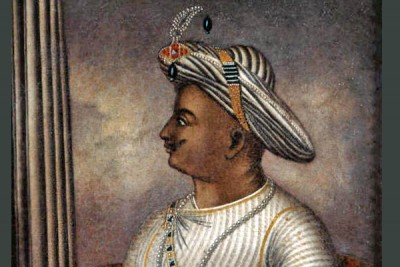Girish Karnad offers apology on Tipu Sultan issue, protests continue in Karnataka