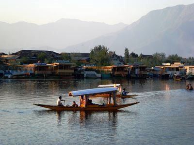 Rain lashes Kashmir