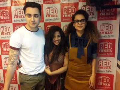 Imran, Kangana reach Radio Station to promote 'Katti Batti'