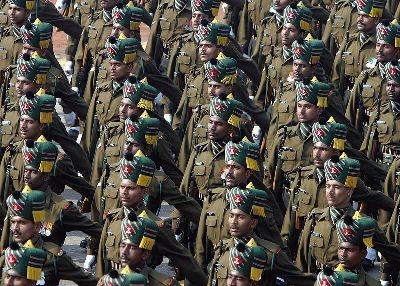Police, ex-servicemen demanding OROP scuffle at Jantar Mantar  