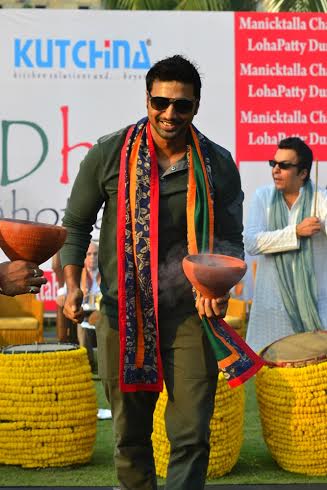 Chaltabagan Lohapatty kick-starts Puja festivities with Dhak Mahotsav
